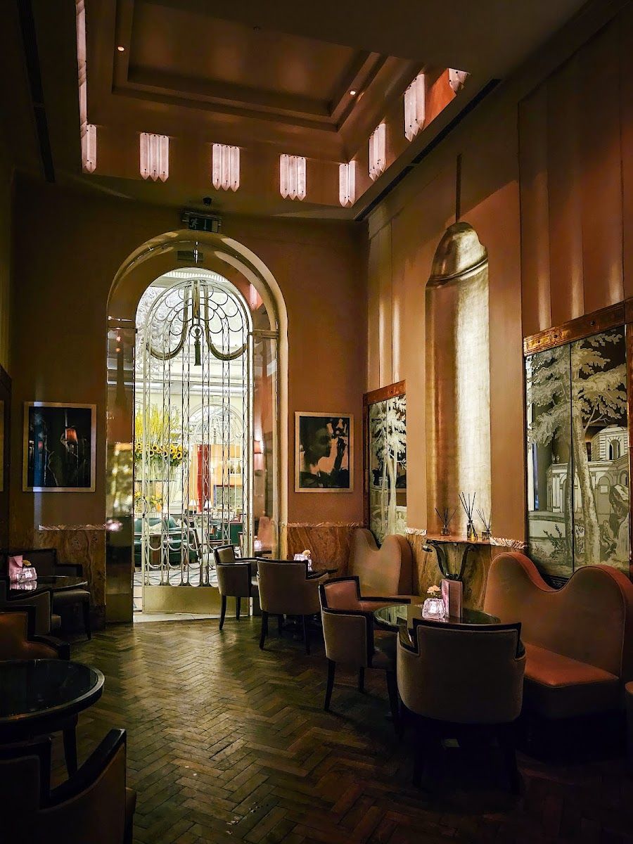 The Fumoir at Claridge's cocktail at the bar