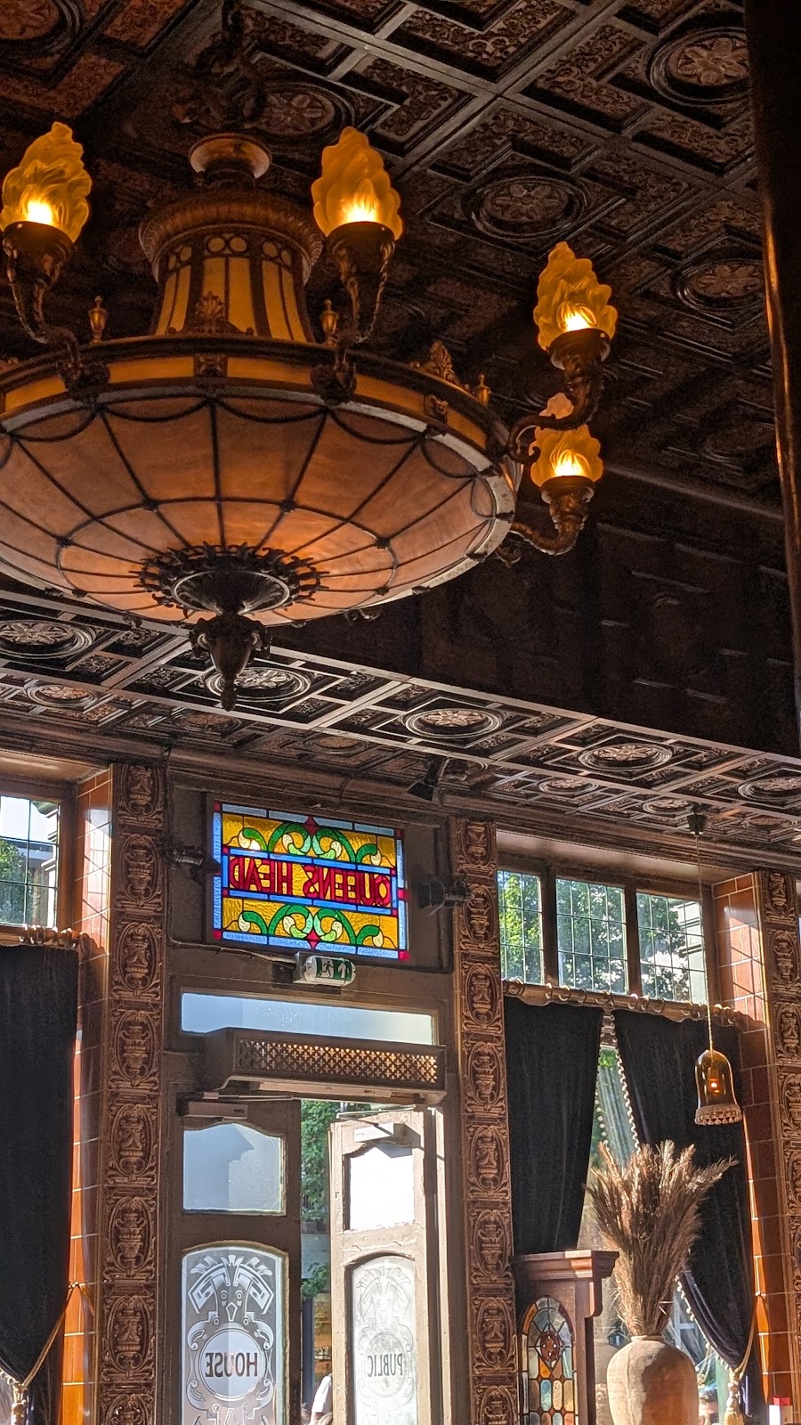 The Old Queen's Head, London
