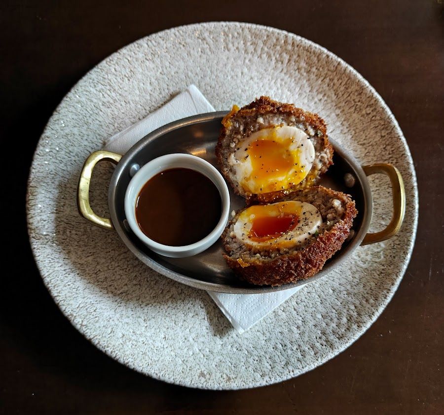 The Spaniards Inn bar service