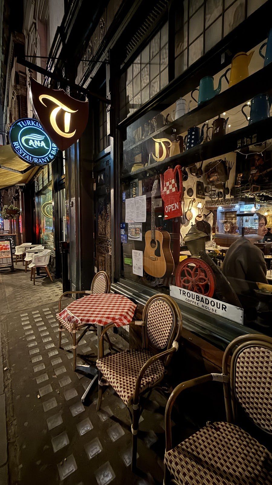 The Troubadour bar service