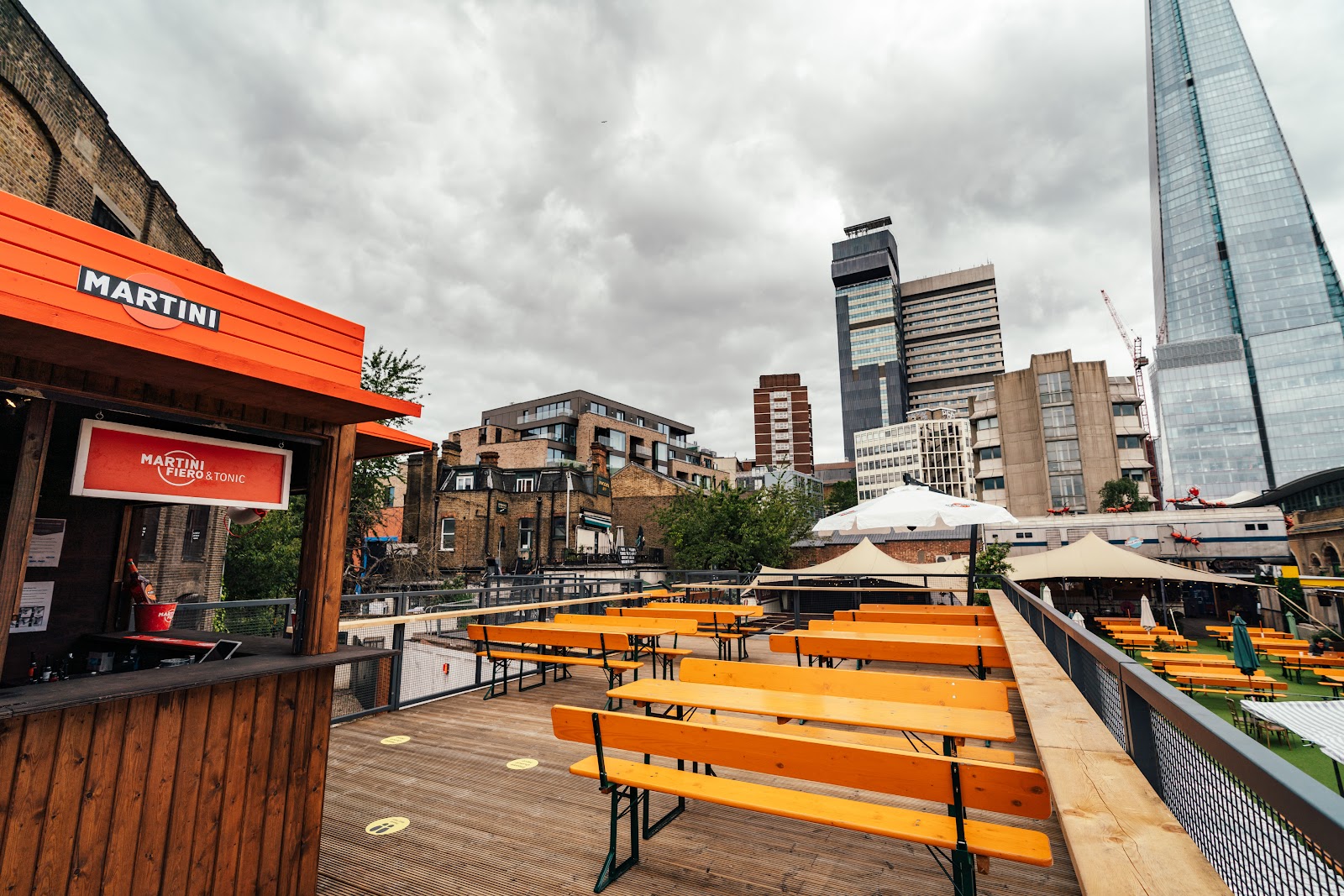 Open air bar atmosphere at Vinegar Yard London Bridge