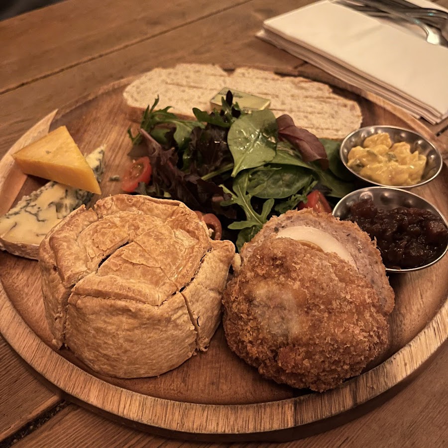 Ye Olde Cheshire Cheese, London
