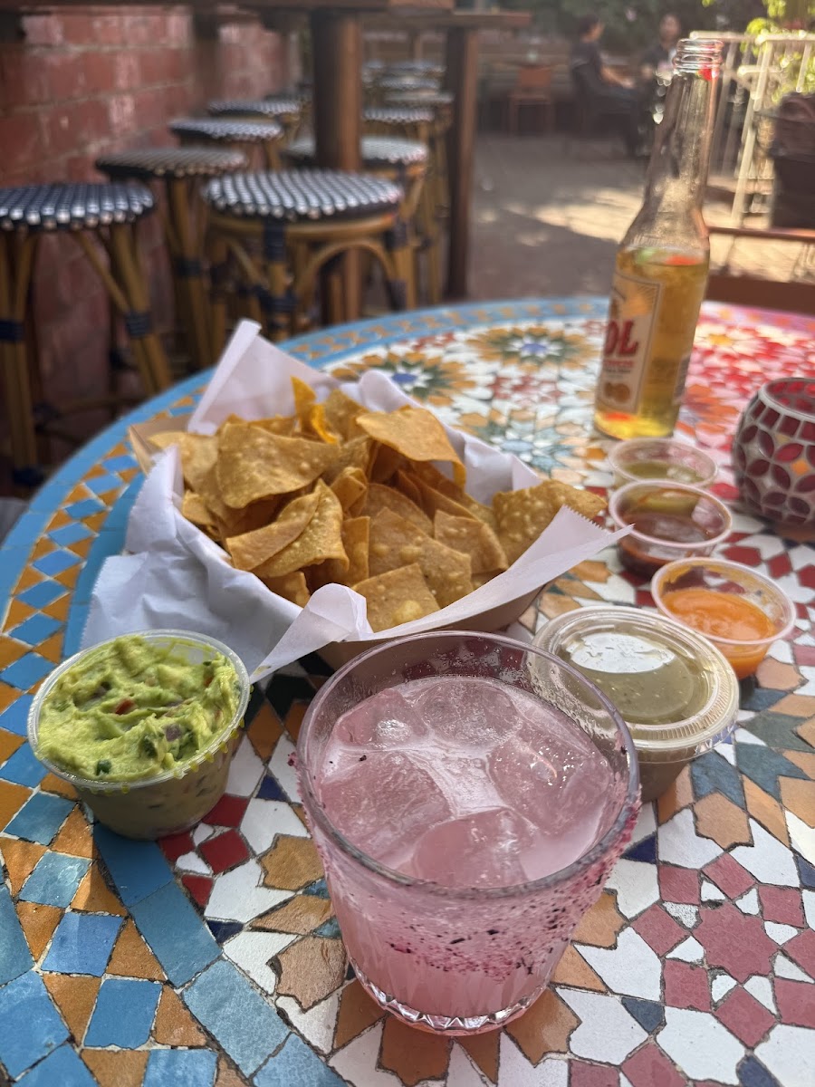 Bar Flores, Los Angeles