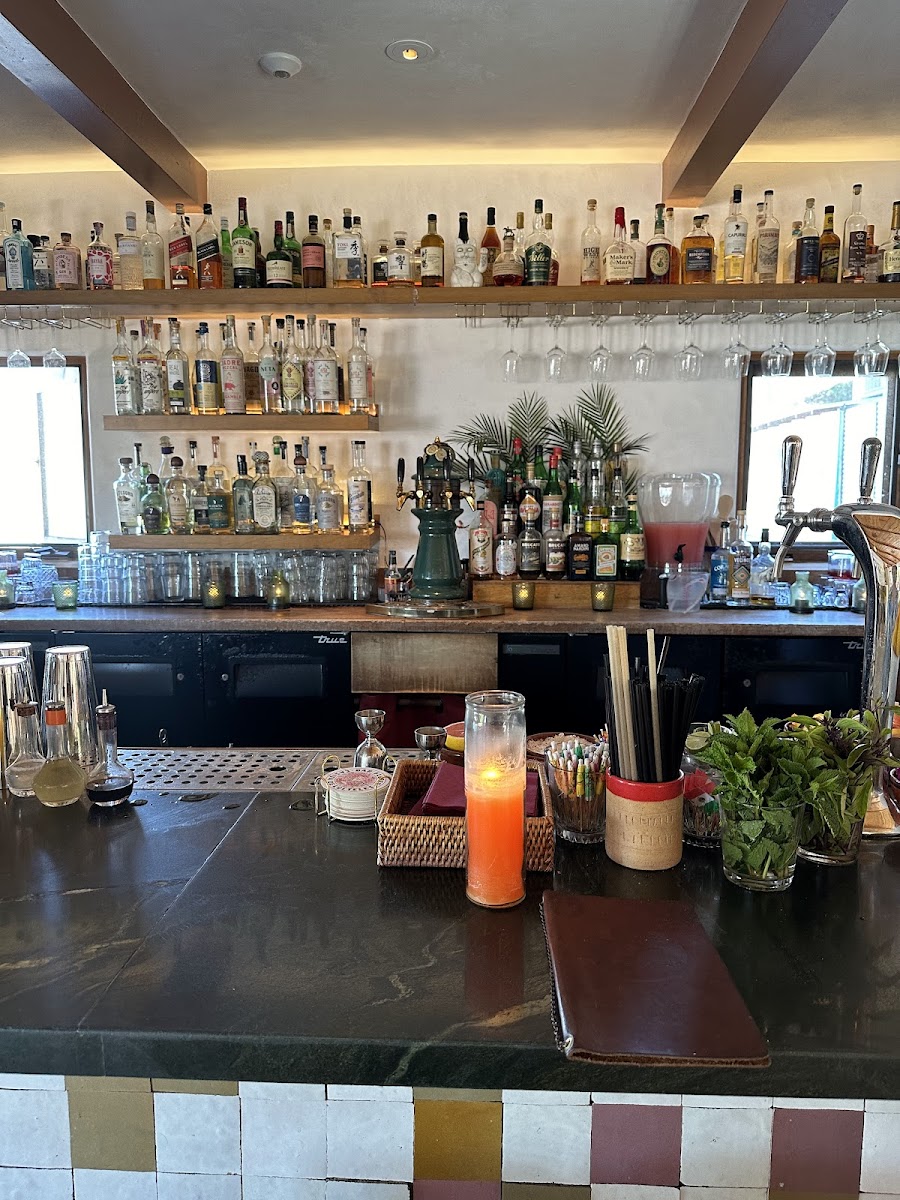 Bar Flores, Los Angeles