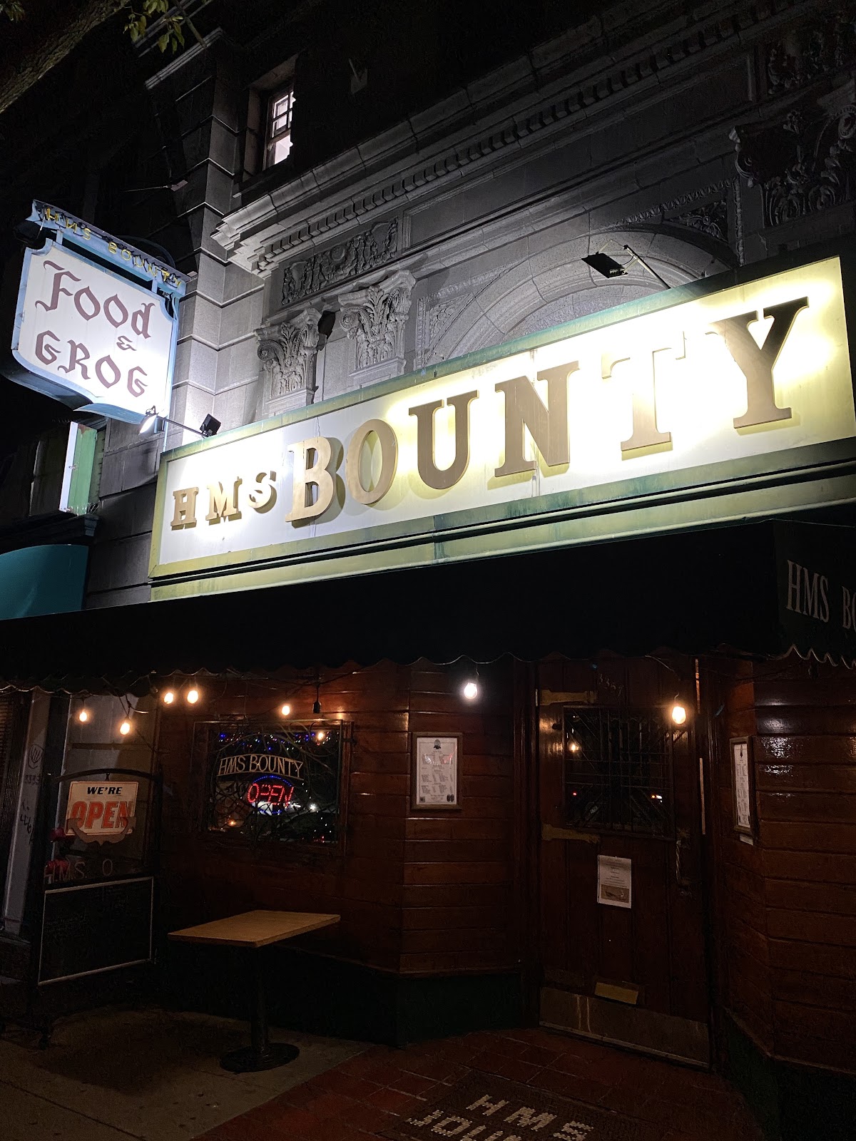 Best Dive Bars in Los Angeles