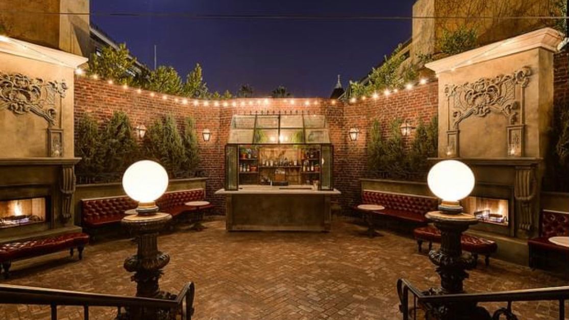 Craft cocktails at No Vacancy Los Angeles