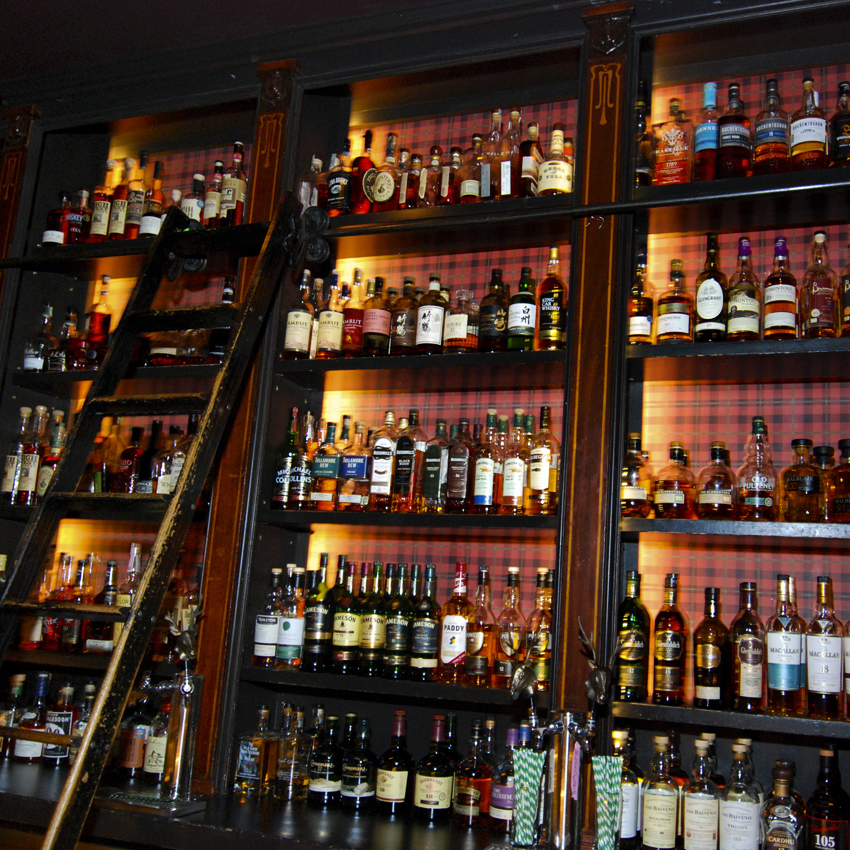 Seven Grand Los Angeles Whiskey Bar interior