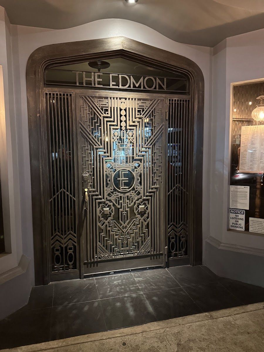 The Edmon bar service