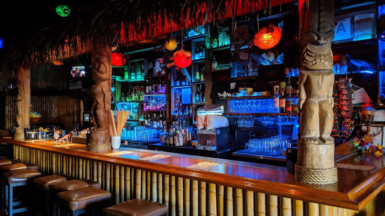 Tiki No Los Angeles bar interior