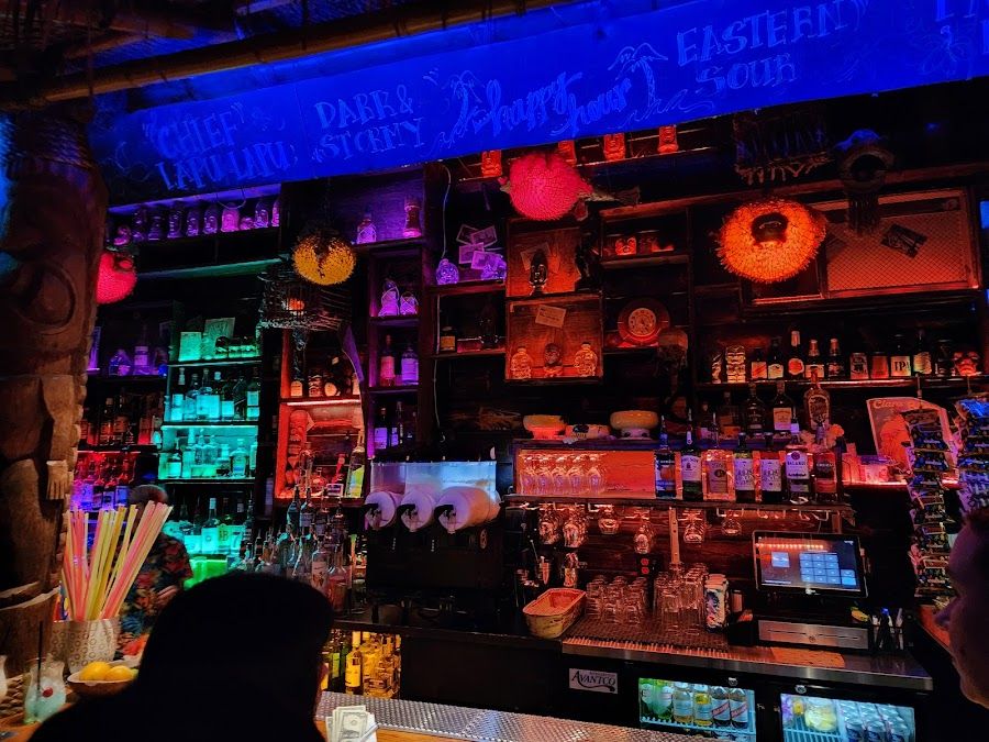 Tiki No North Hollywood atmosphere