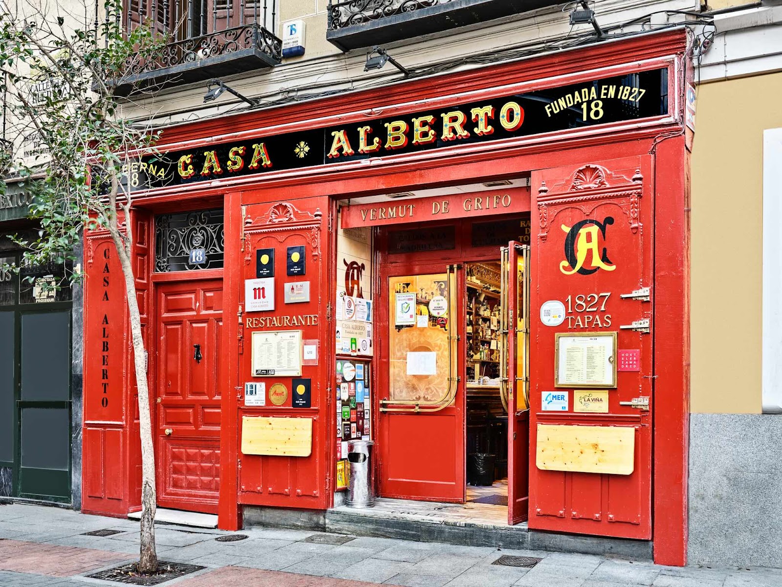 Casa Alberto Madrid bar interior