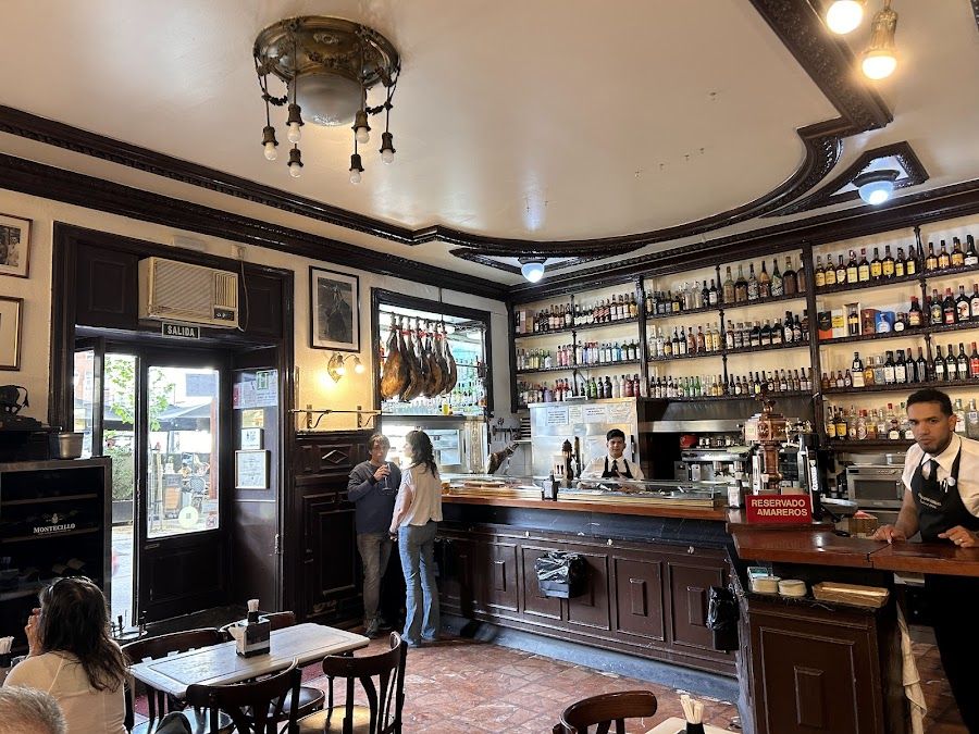 Cerveceria Alemana bar service