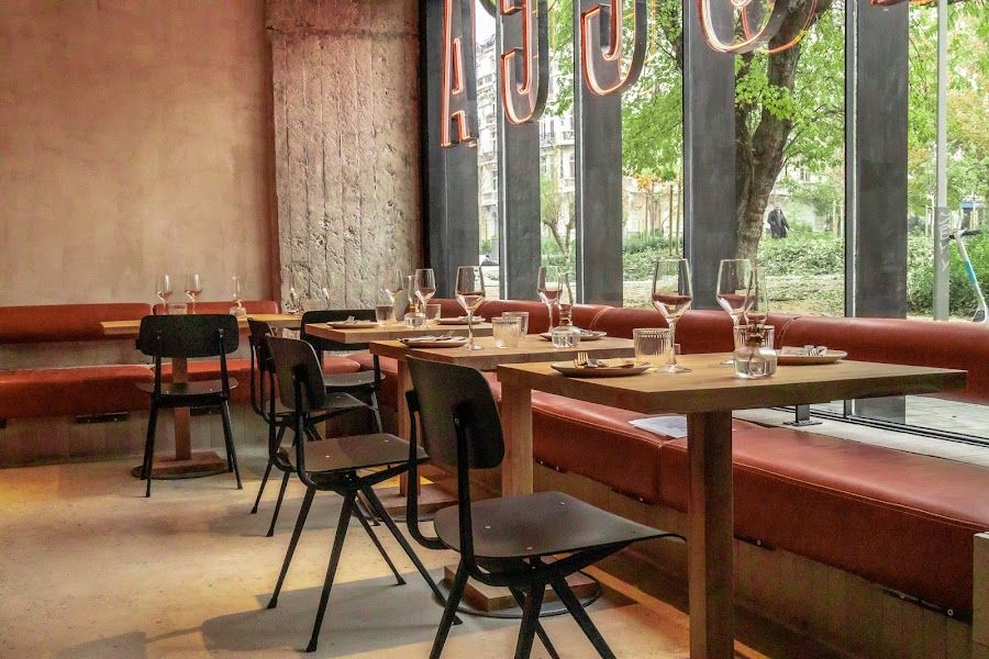 La Mucca bar service