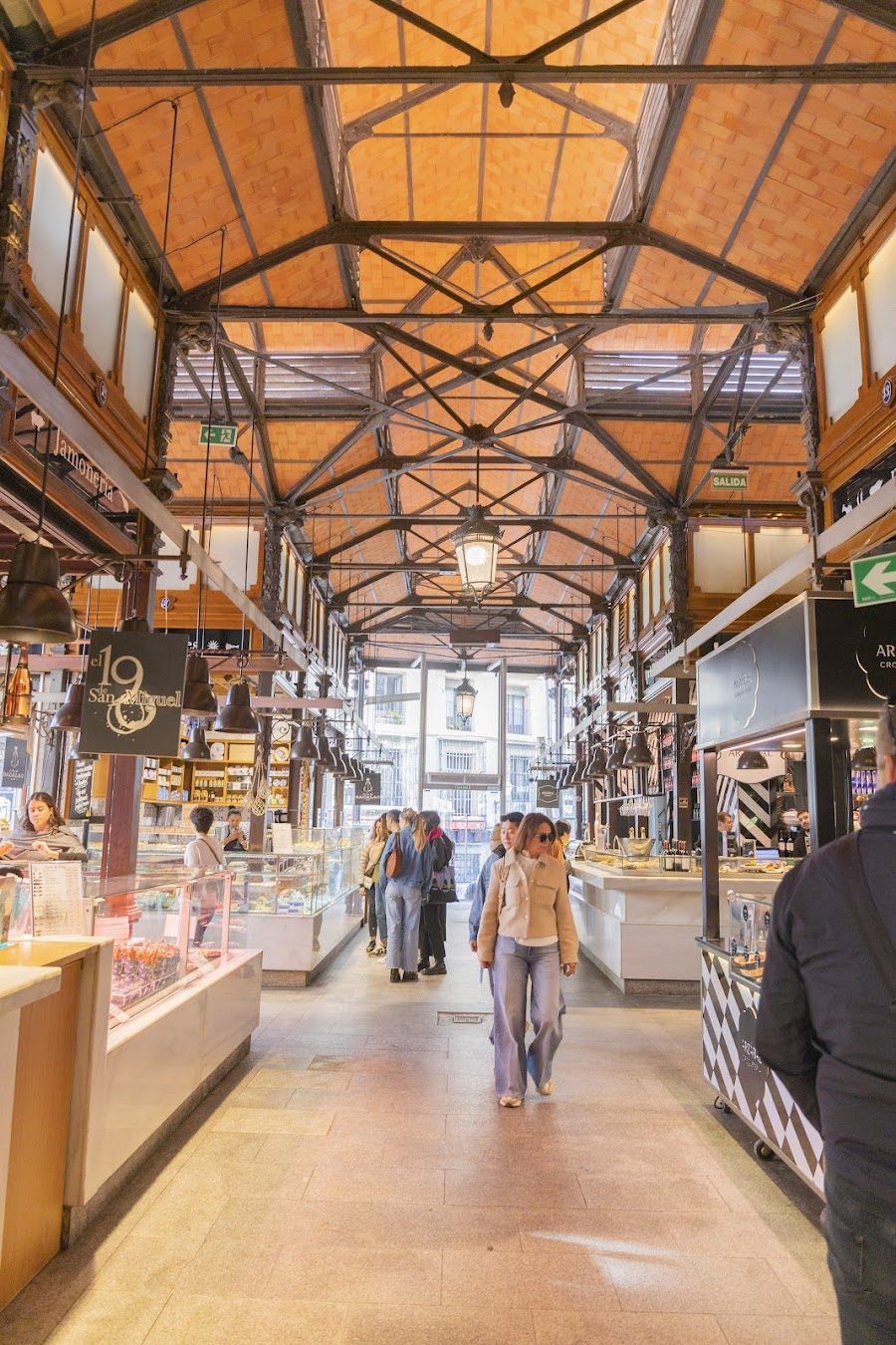 Mercado de San Miguel Wine Bar Madrid interior