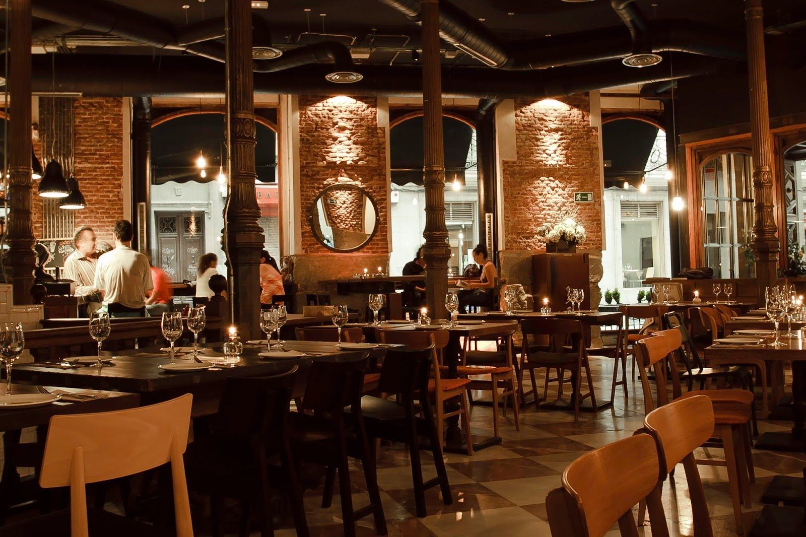 Spazio Cocktail Bar Madrid bar interior