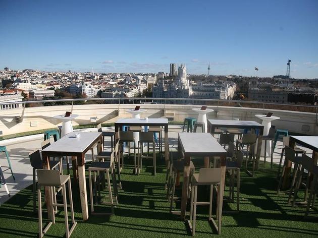 Tartan Roof Madrid interior