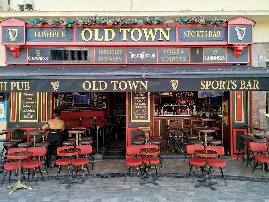 Old Town Pub cocktail at the bar