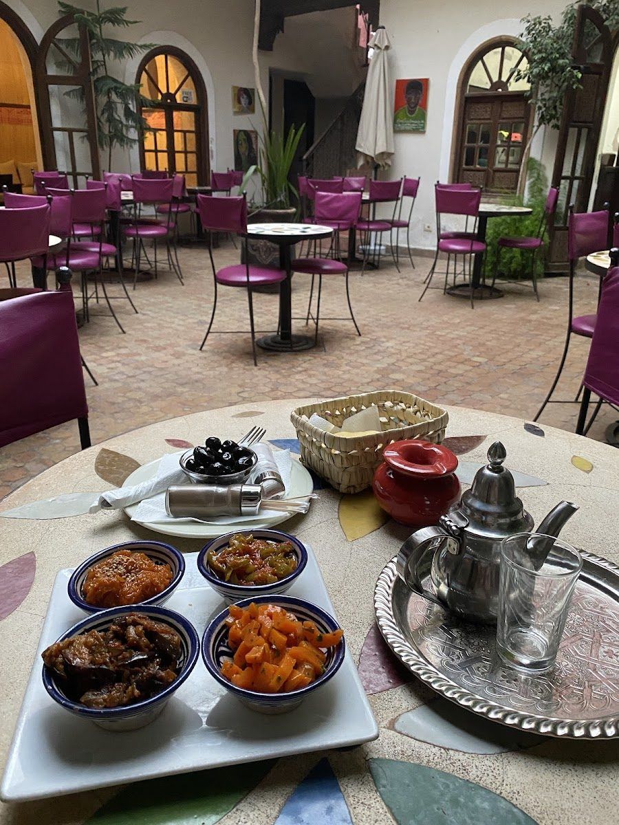 Cafe Bougainvillea bar service