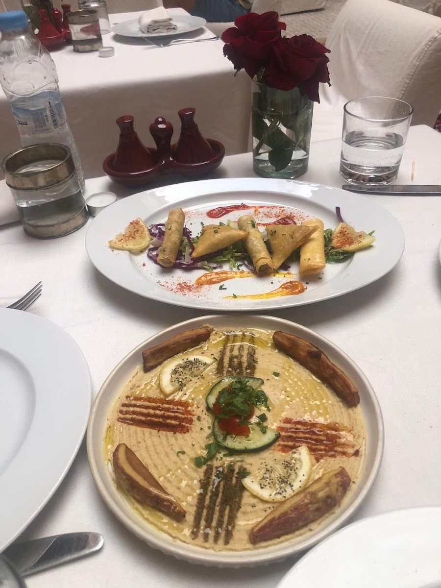 Dar Cherifa Cafe Litteraire bar service