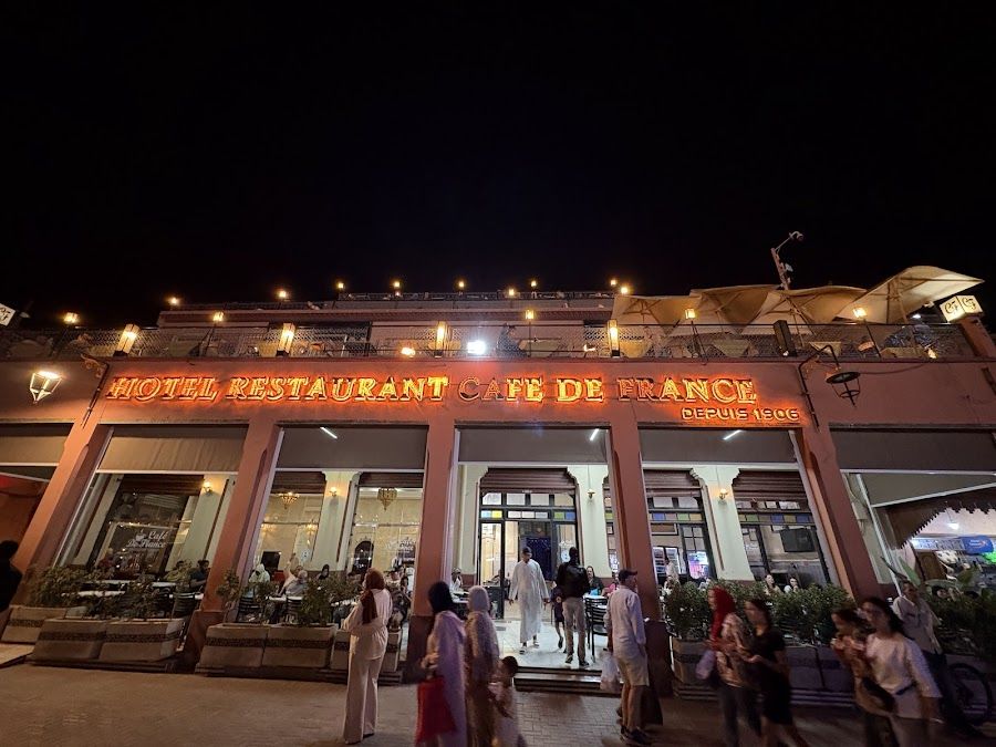 Cafe de France Medina atmosphere