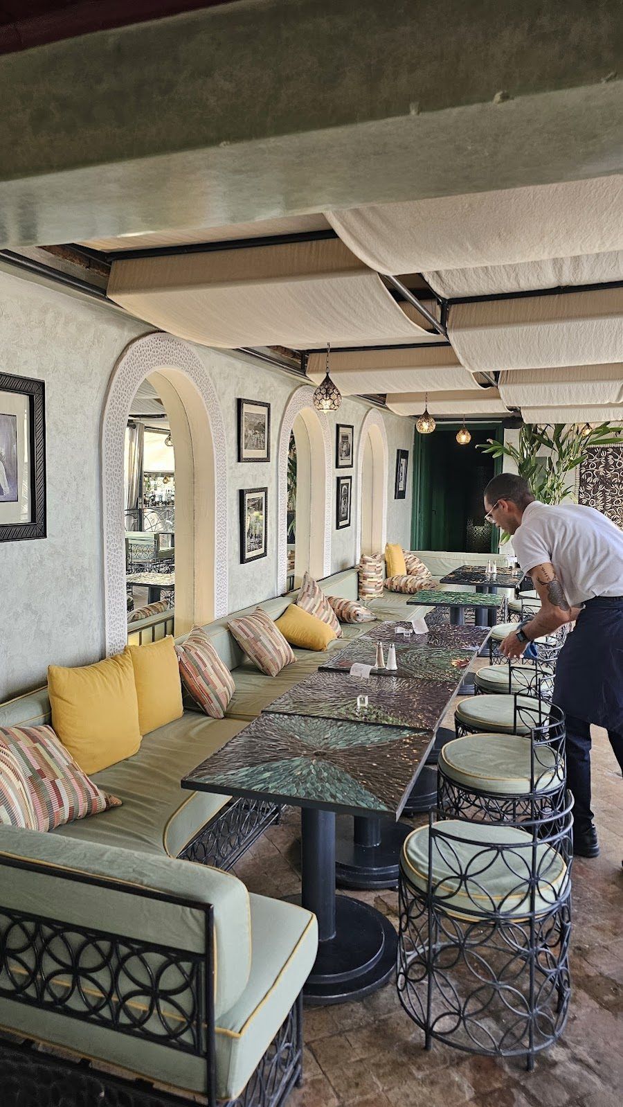 Cafe Arabe Rooftop bar service