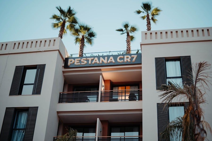 Skybar at Pestana bar service