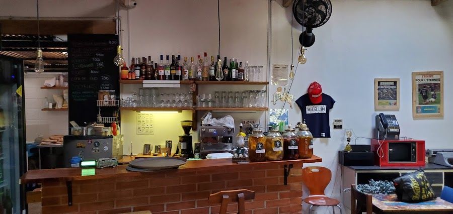 Cafe Cliche El Poblado atmosphere