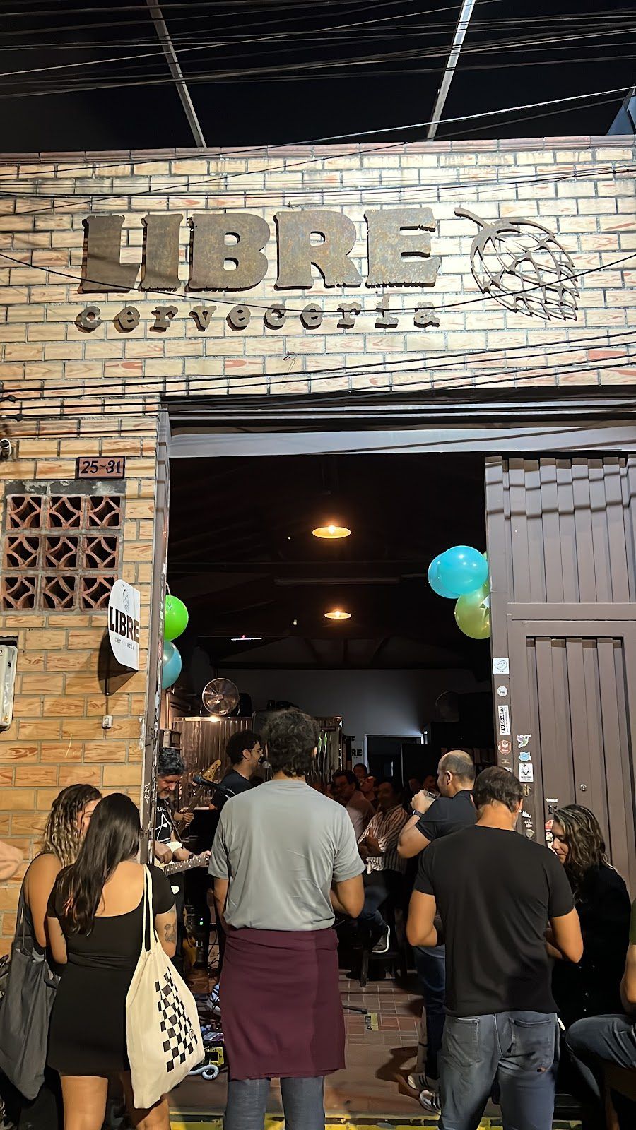 Cerveceria Libre bar service