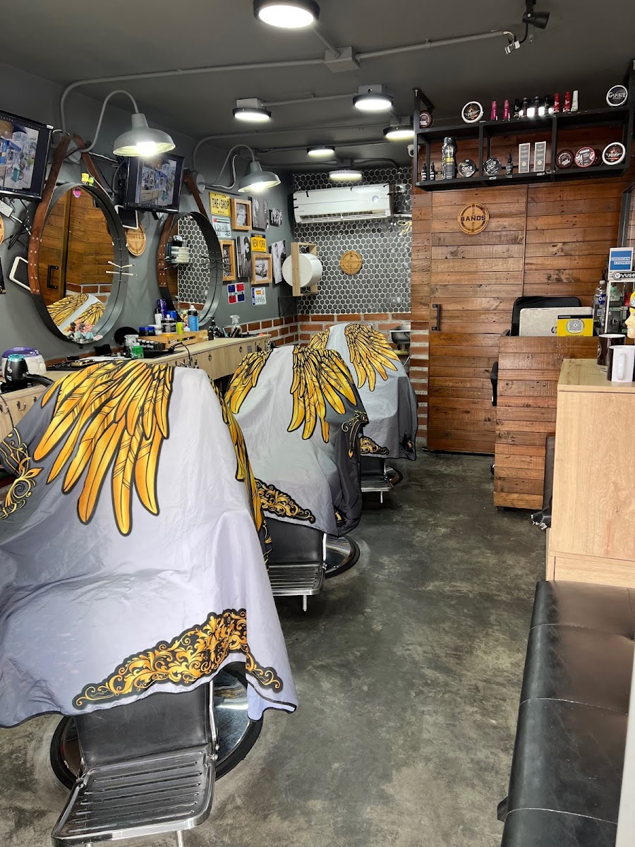 Charles the Shop, Medellin