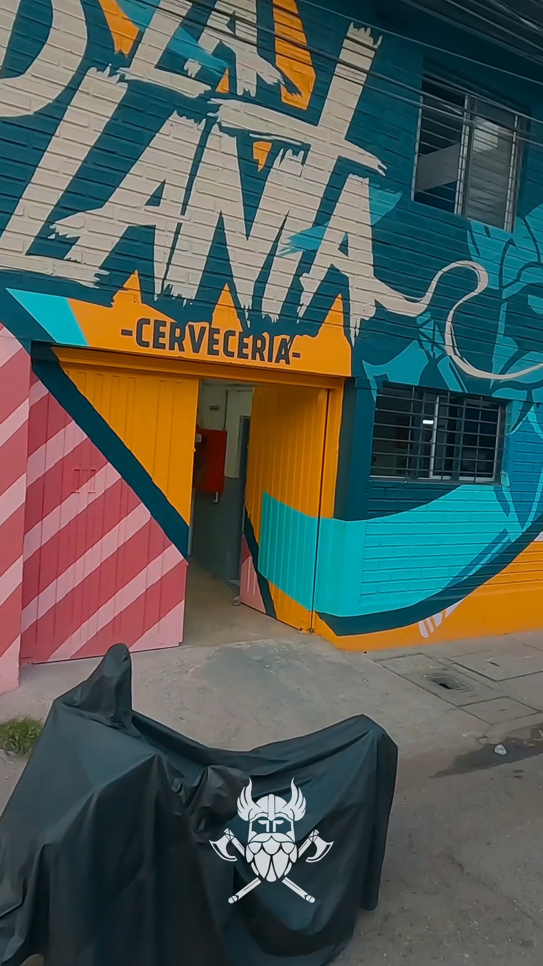 La Planta Cervecería Medellin bar interior