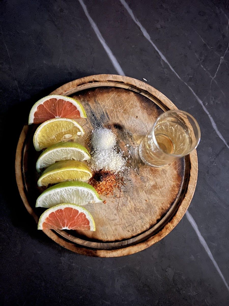 Mister Medellin bar service