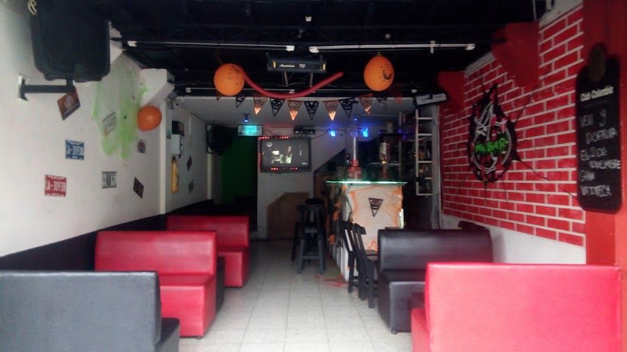 Mr Cocktail Bar Medellin interior