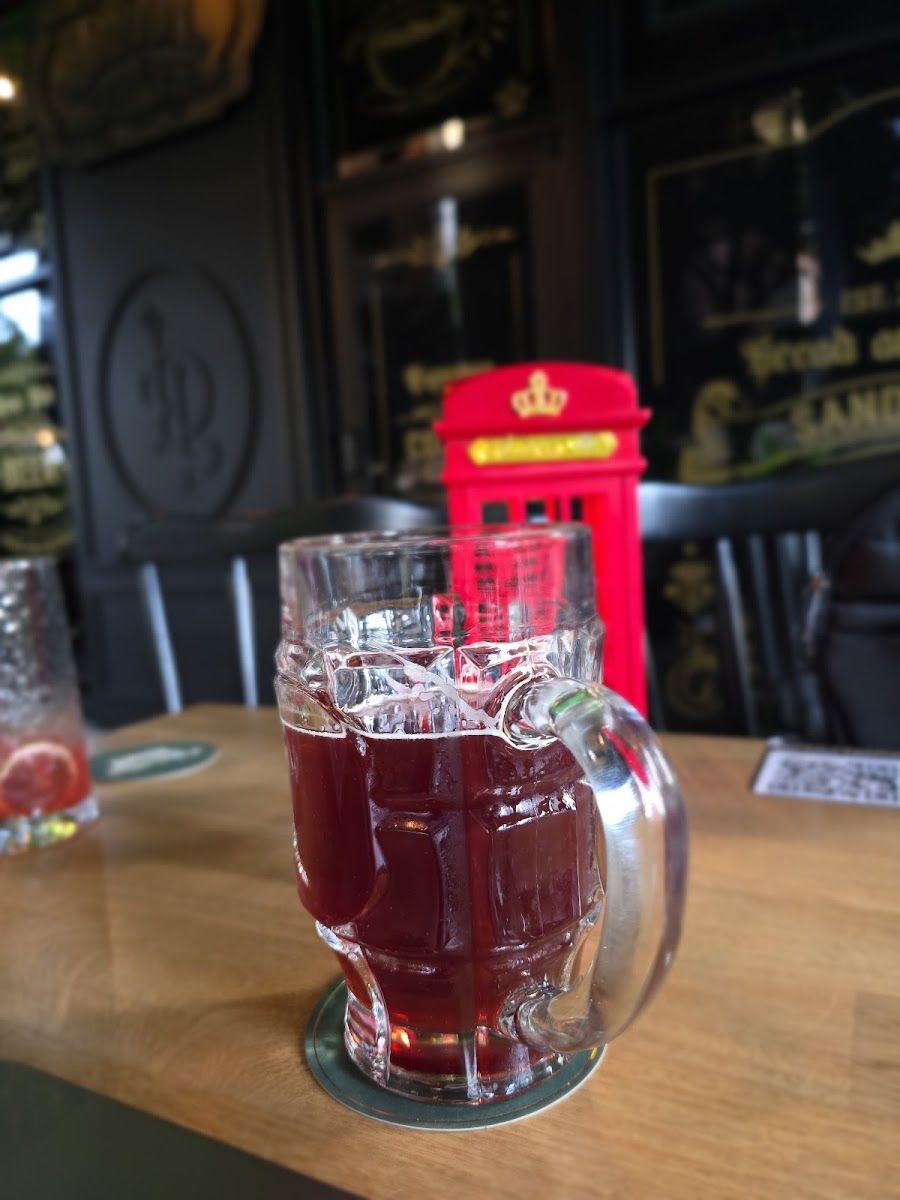 The London Pub Medellin El Poblado atmosphere