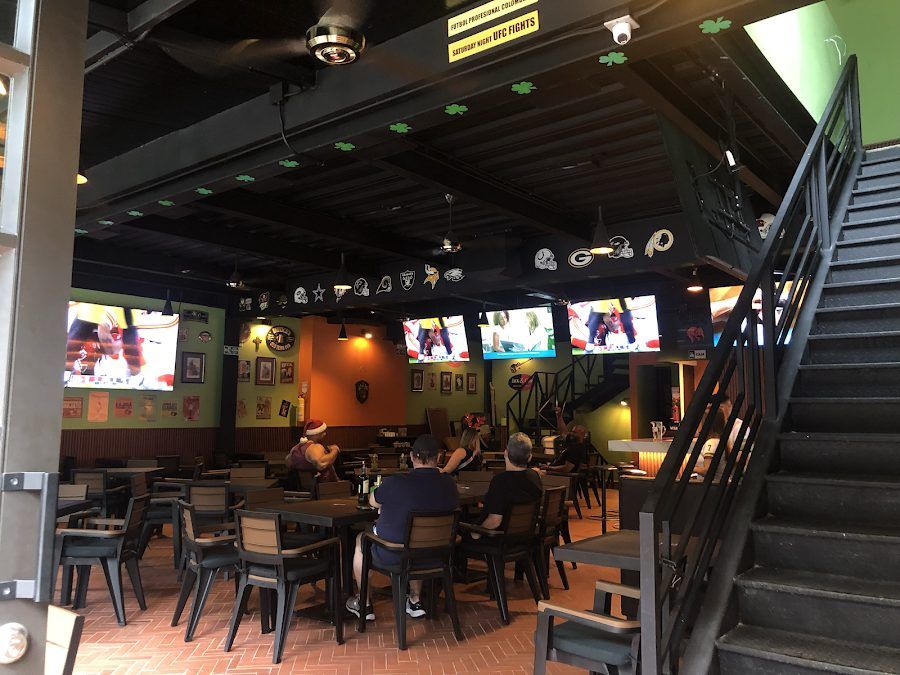 The Pub El Poblado atmosphere