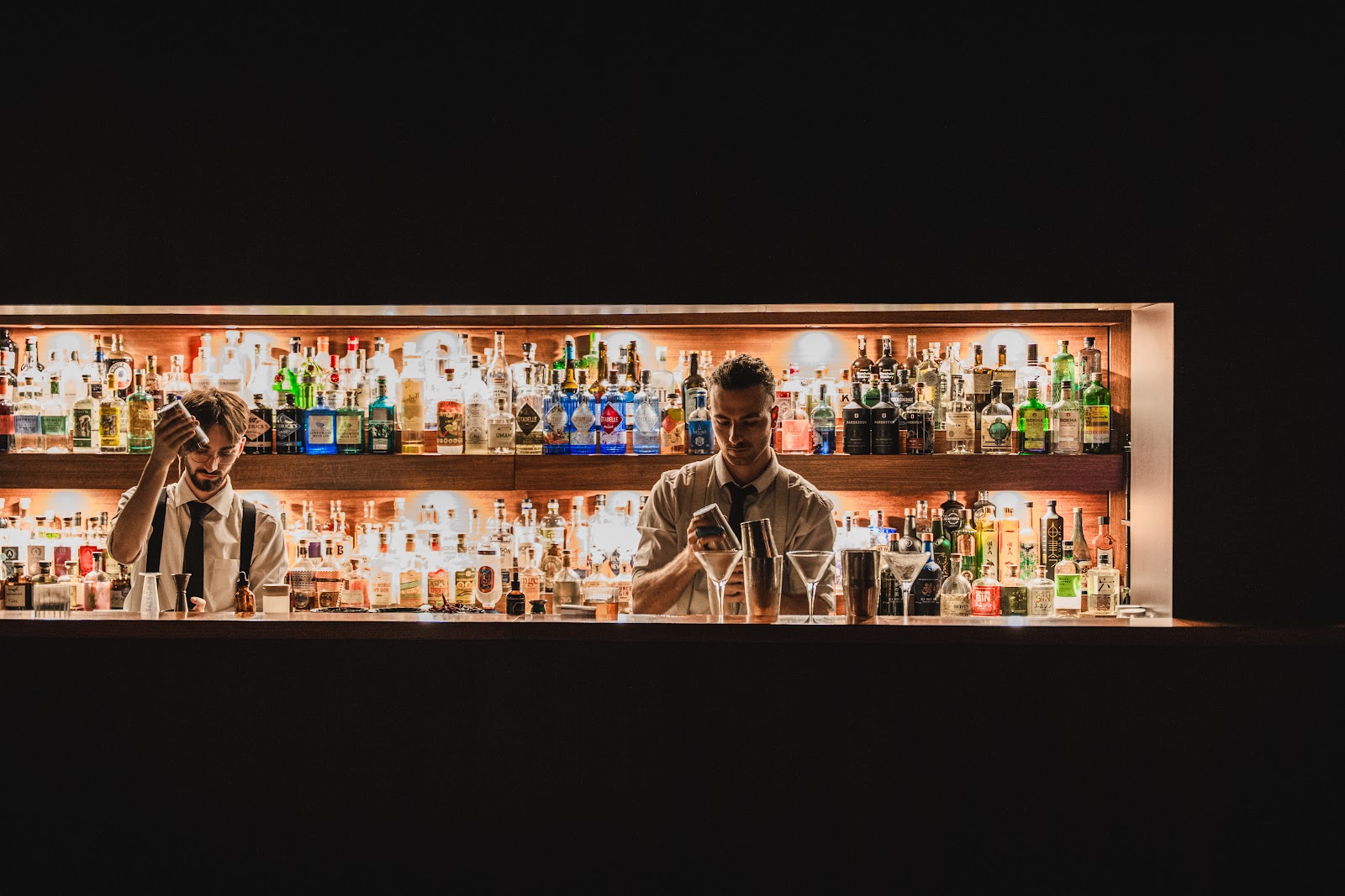 Atmospheric bar lighting