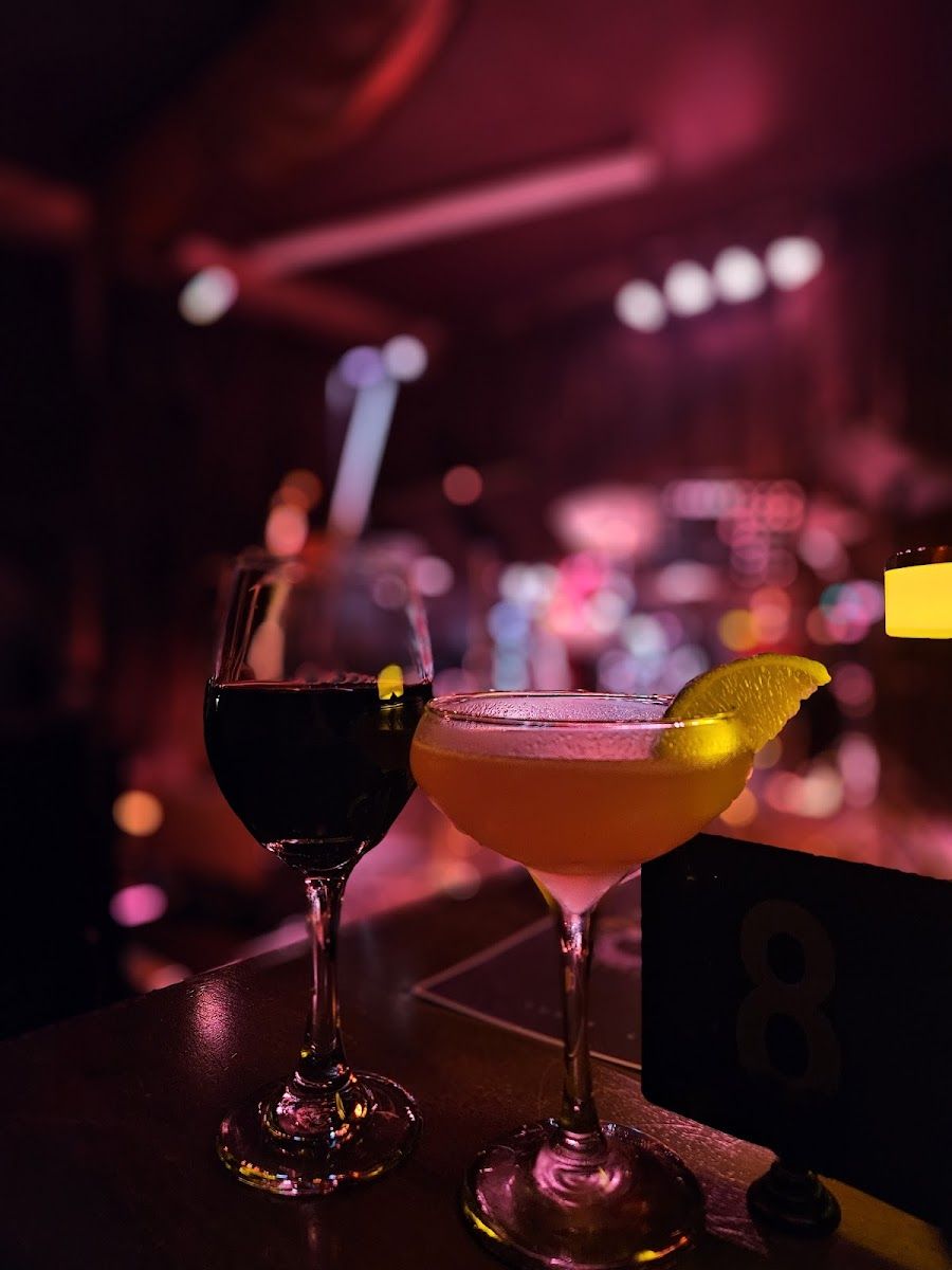 The Paris Cat Jazz Club bar service