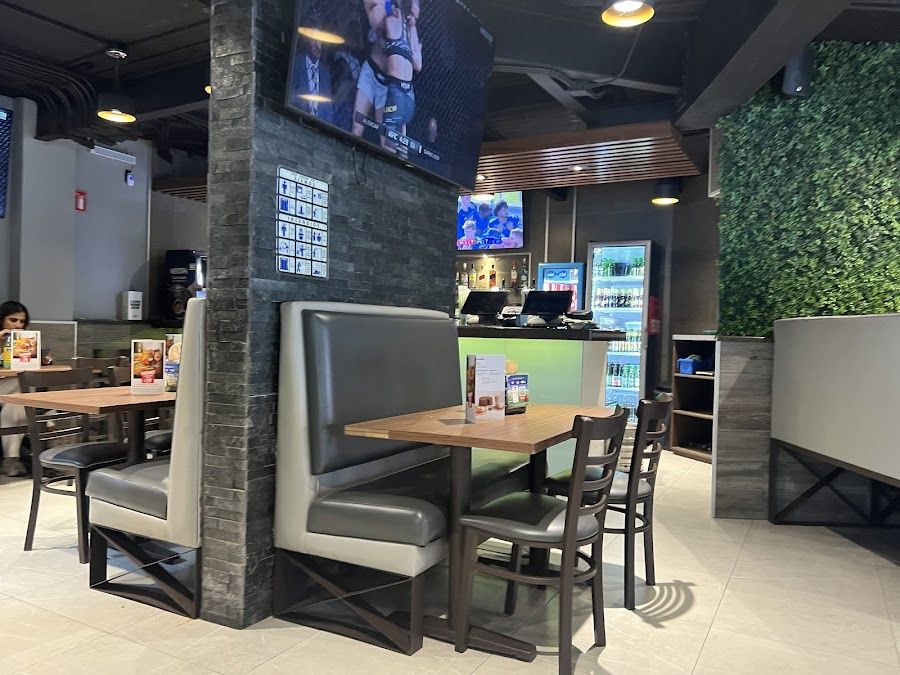 Buffalo Wild Wings Condesa Condesa atmosphere