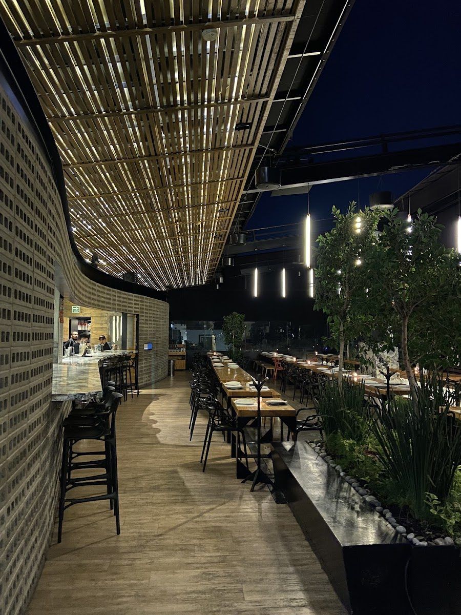Bull Pen Rooftop Roma Norte atmosphere