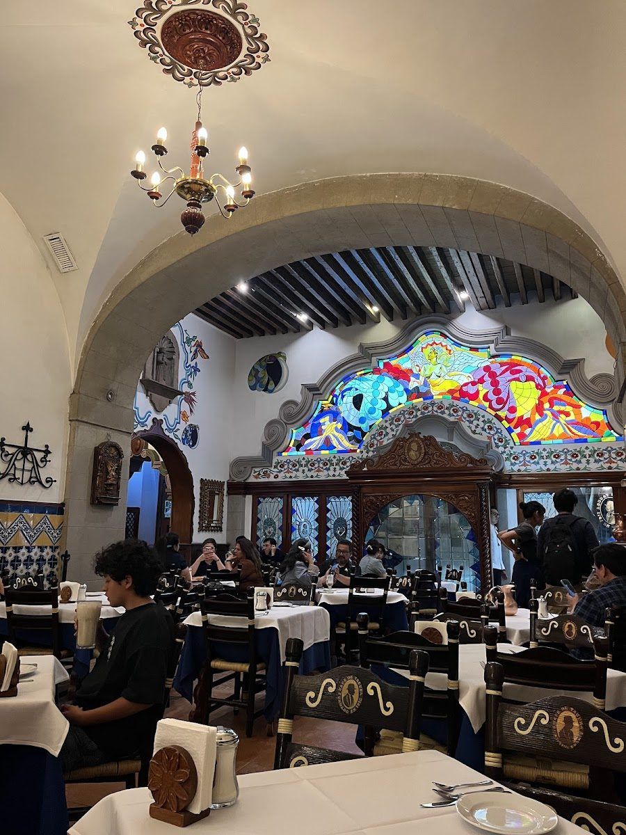 Cafe de Tacuba Bar bar service