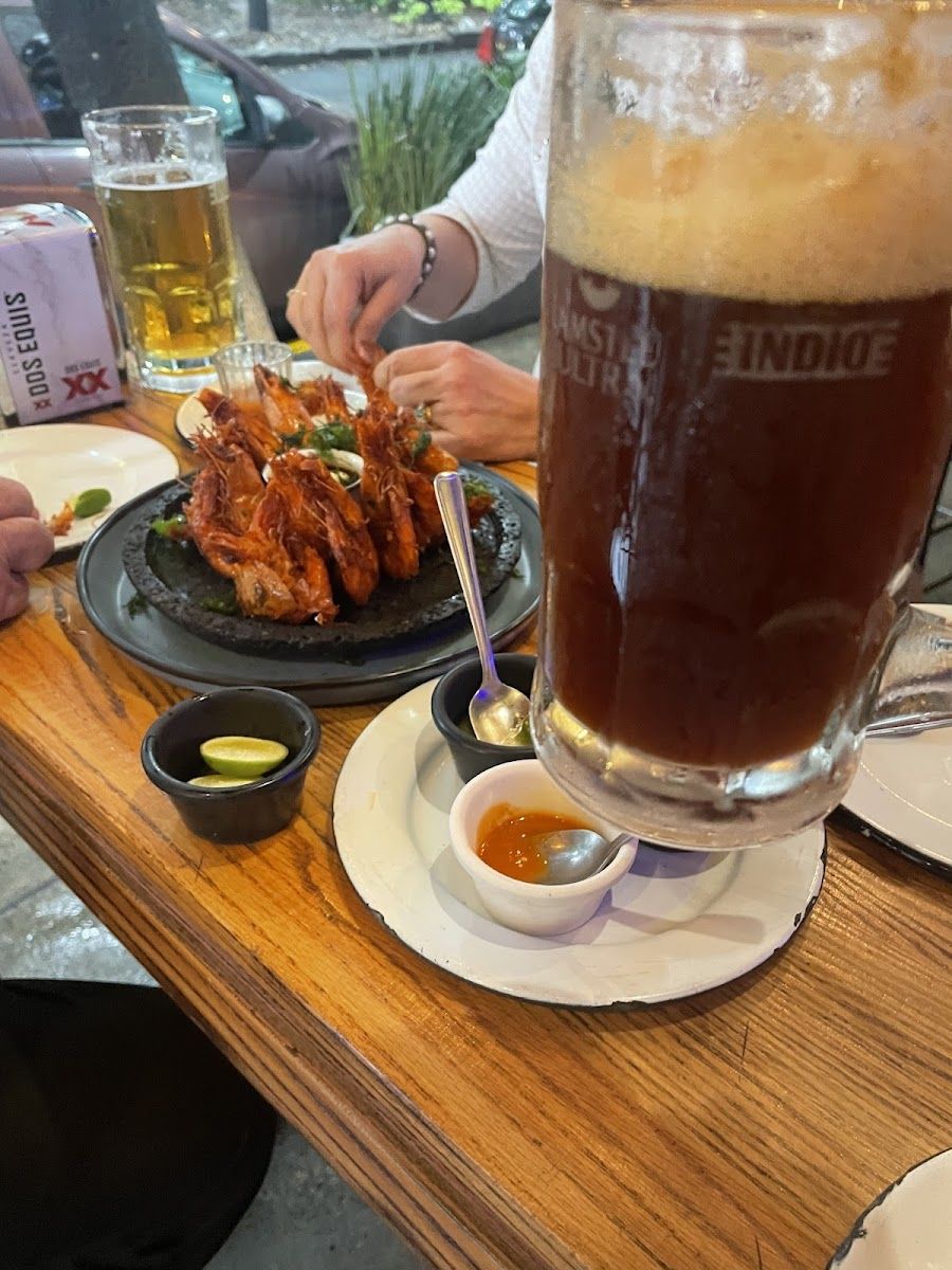 Cerveceria de Barrio Mexico City interior