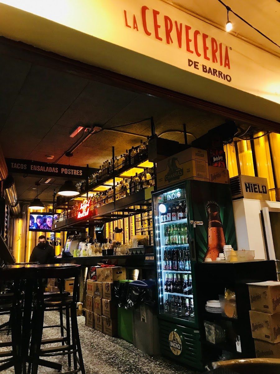 Cerveceria de Barrio Condesa atmosphere
