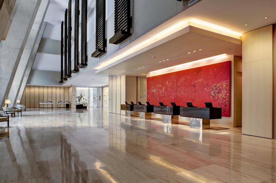 Cityzen at Hyatt Regency bar service