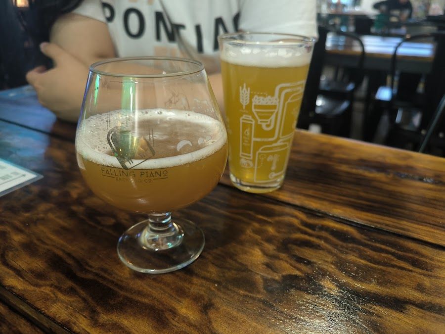Falling Piano Brewing Co. Roma Norte atmosphere