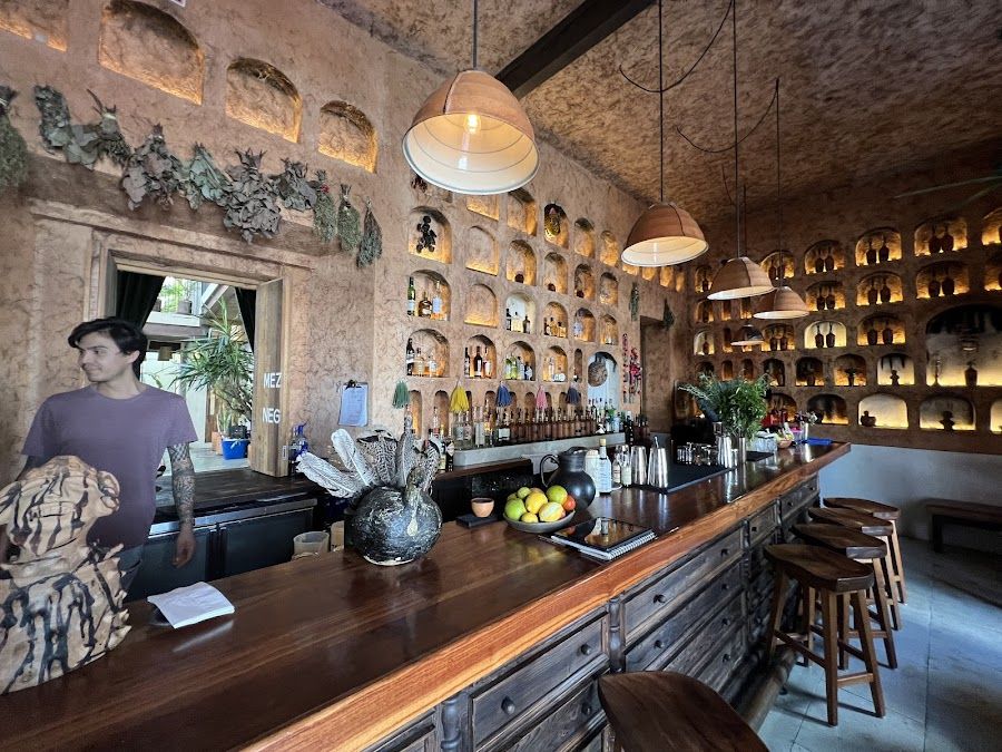 Mezcaleria Los Amantes Roma Norte atmosphere