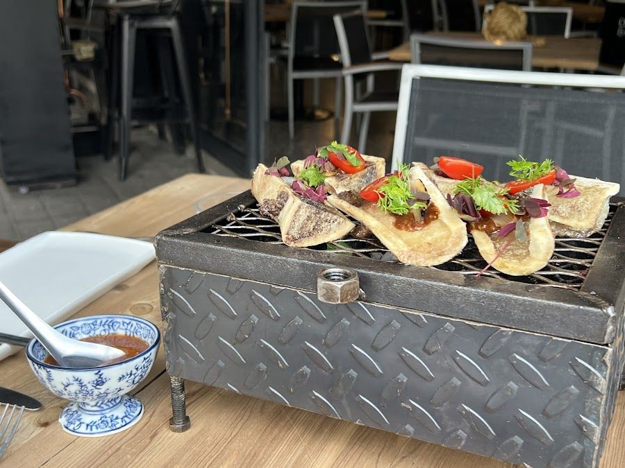 Nudo Negro bar service