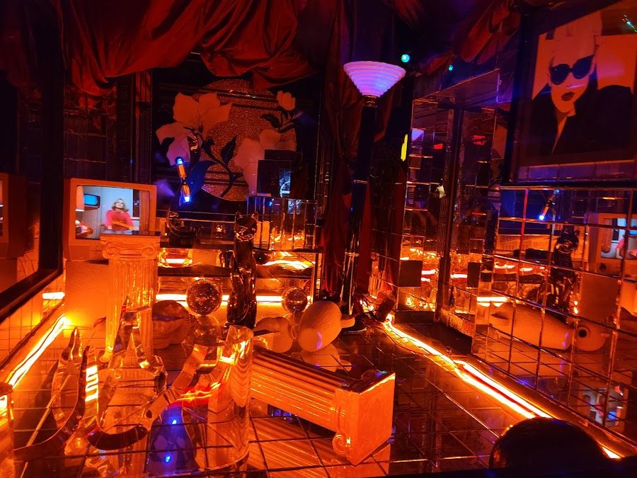 Club Space (Open Bar) bar service