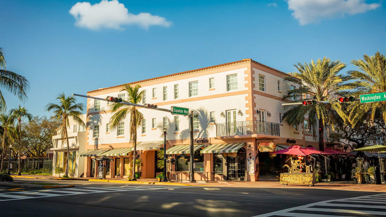 Esmé Miami, Miami