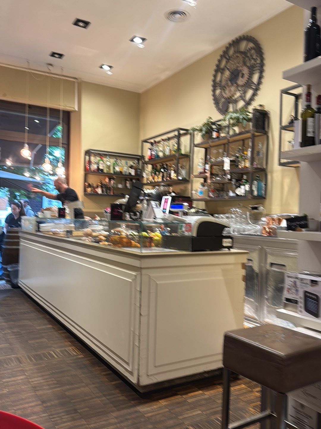 Rita Tonelli bar service