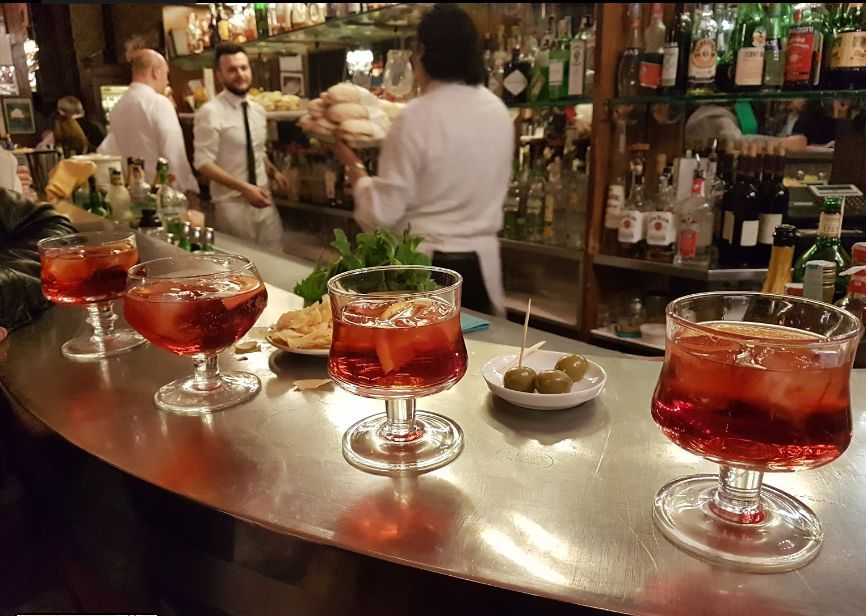 Bar Basso, Milan
