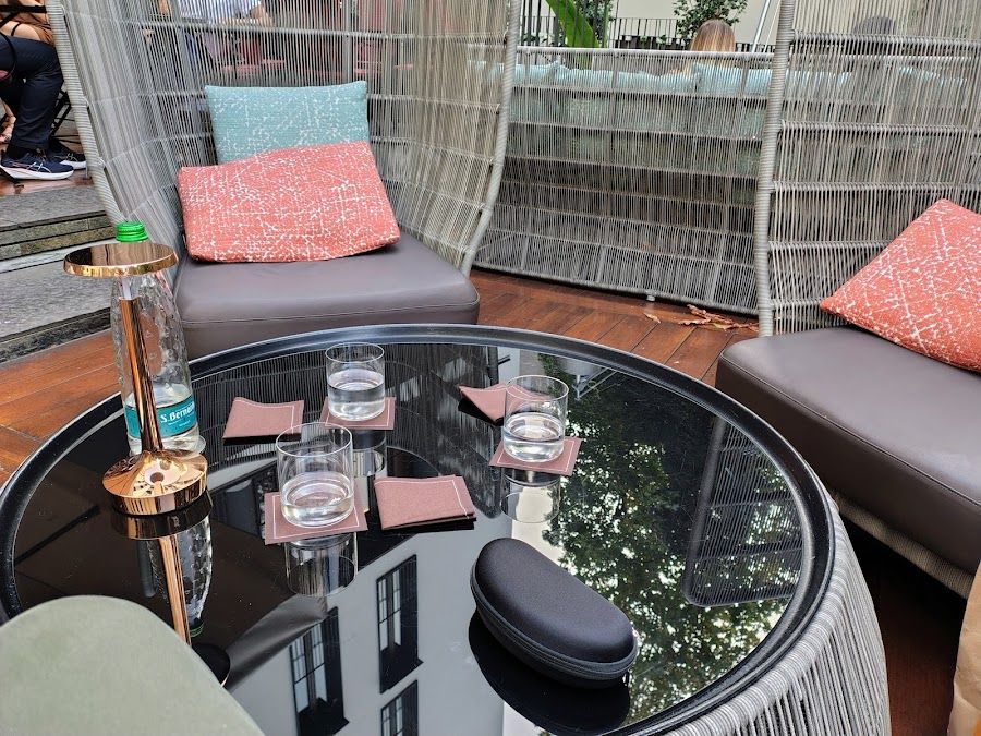 Bulgari Bar Brera atmosphere